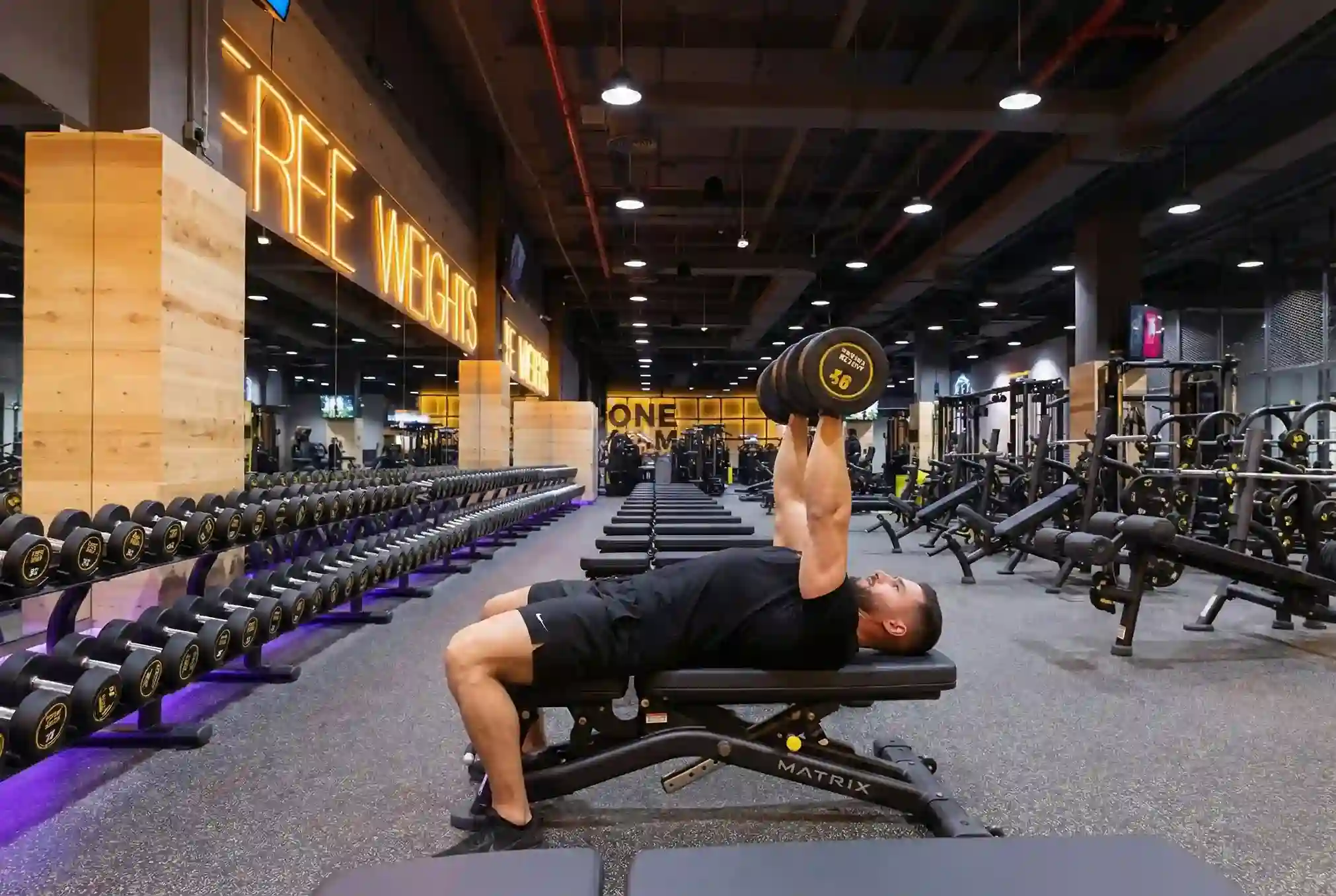 Flat Dumbbell Bench Press Side