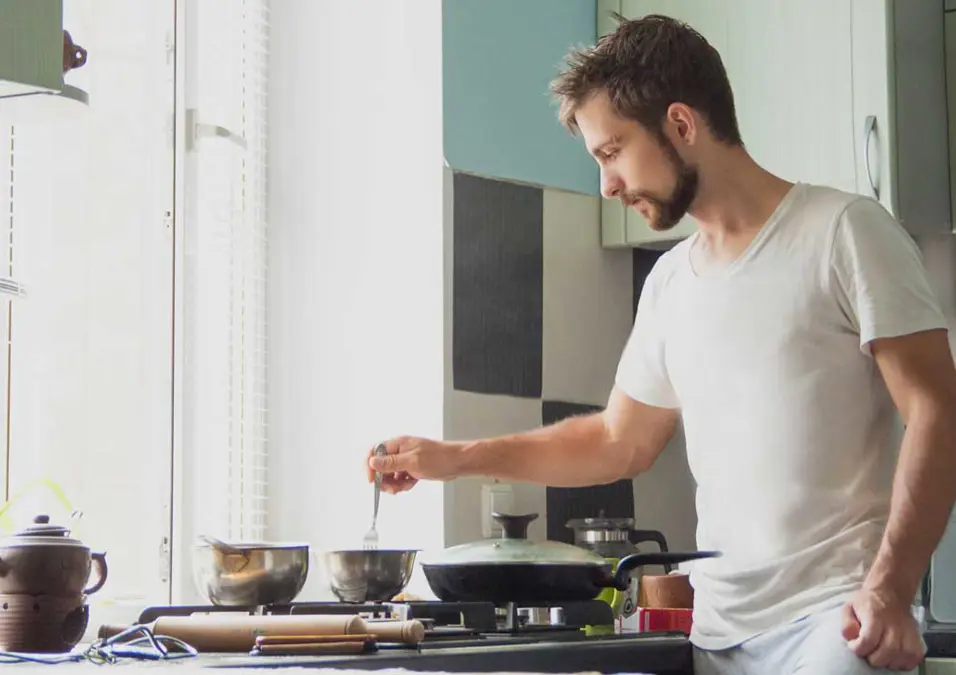 ماهو النظام الغذائي الذي يجب اتباعه لظهور عضلات البطن